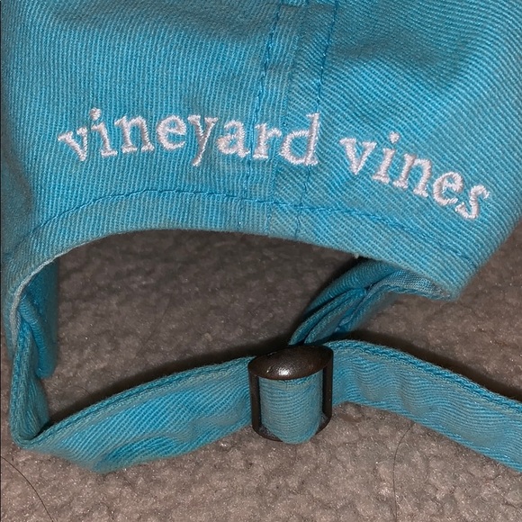 Vineyard vines hat - Picture 2 of 3